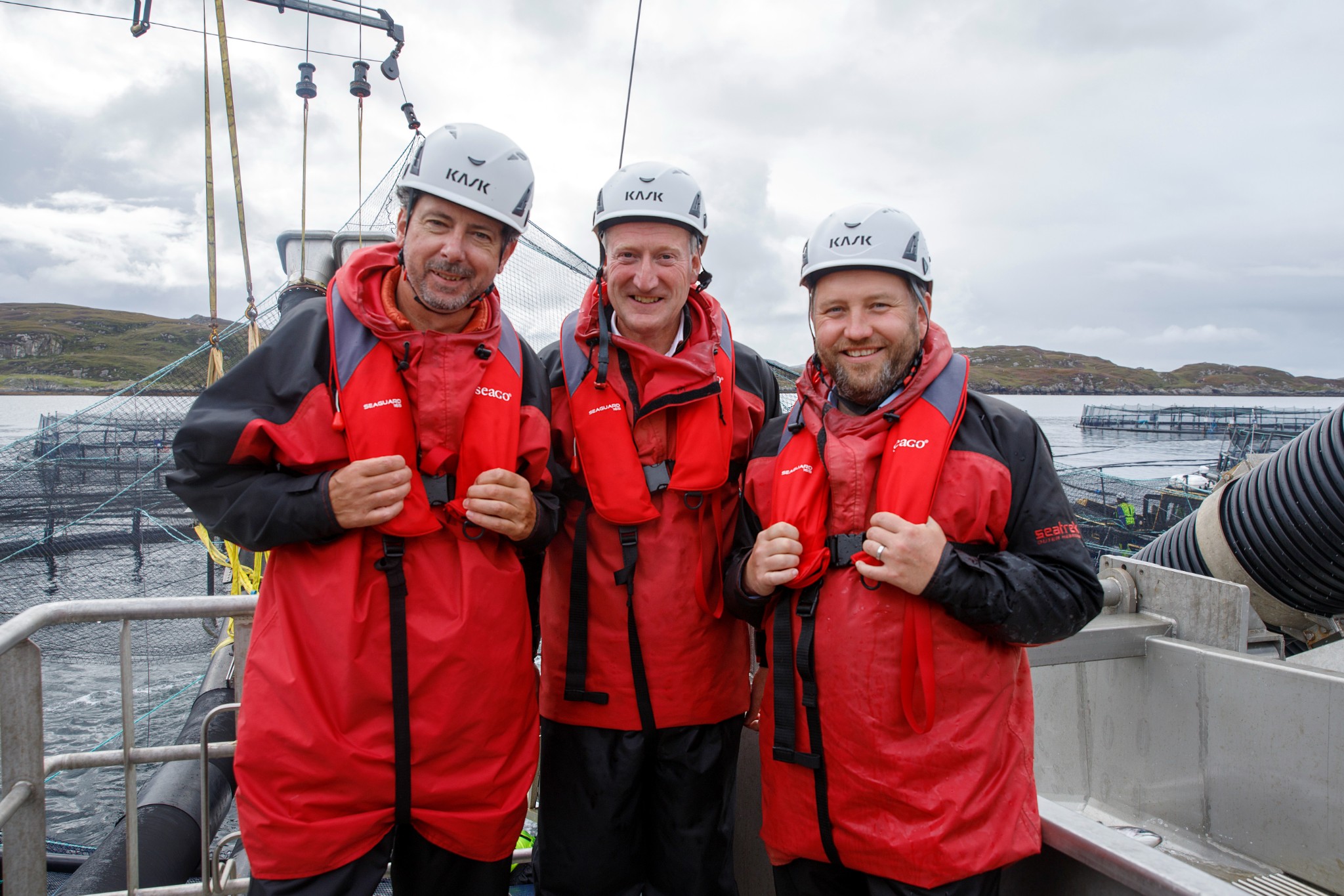 Ian Murray visits Western Isles salmon farm | Salmon Scotland